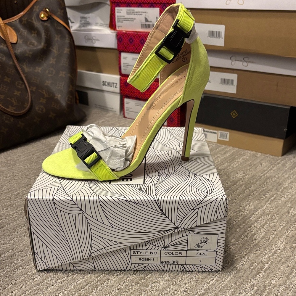🆕 Chase + Chloe Stylish Neon Yellow Women's Heels